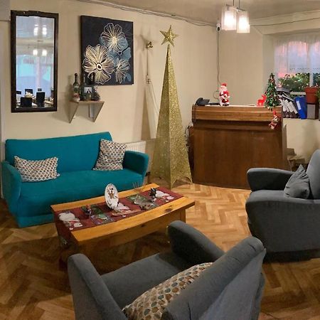 Hostal Hellen Πουέρτο Νατάλες Εξωτερικό φωτογραφία