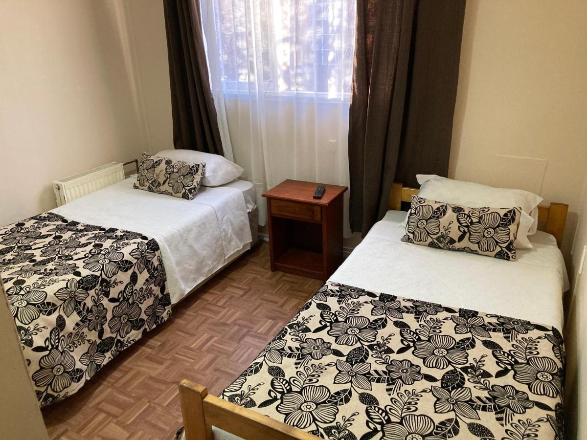 Hostal Hellen Πουέρτο Νατάλες Εξωτερικό φωτογραφία