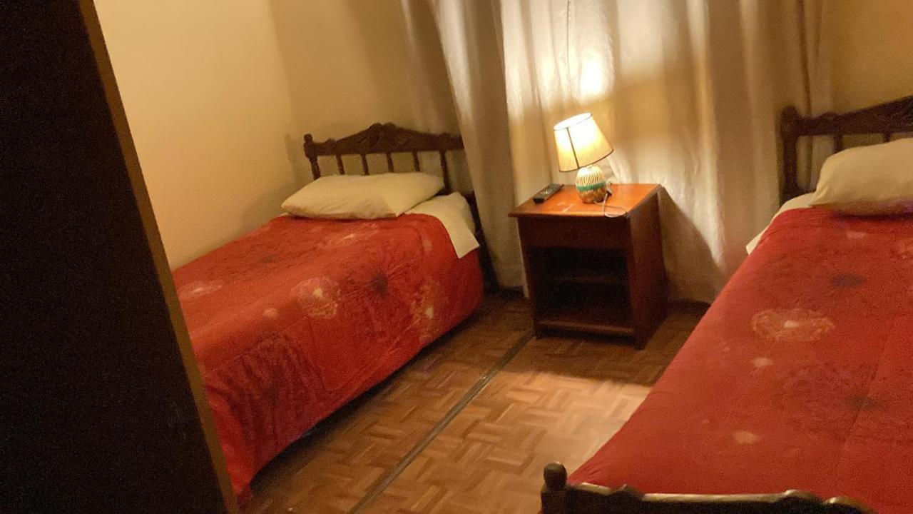 Hostal Hellen Πουέρτο Νατάλες Εξωτερικό φωτογραφία