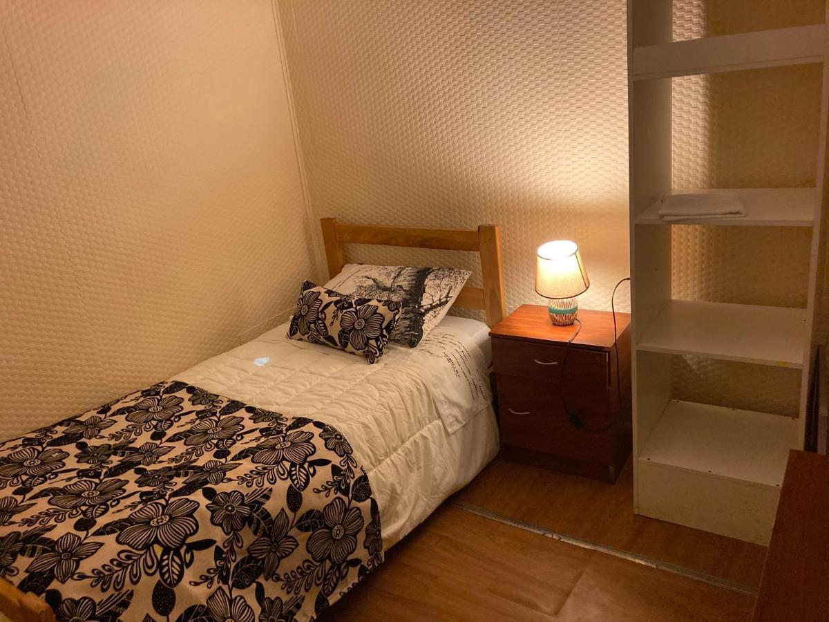 Hostal Hellen Πουέρτο Νατάλες Εξωτερικό φωτογραφία